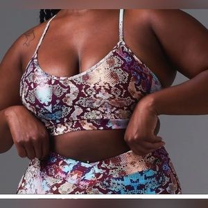 Licifit cobra snakeskin convertible sports bra large